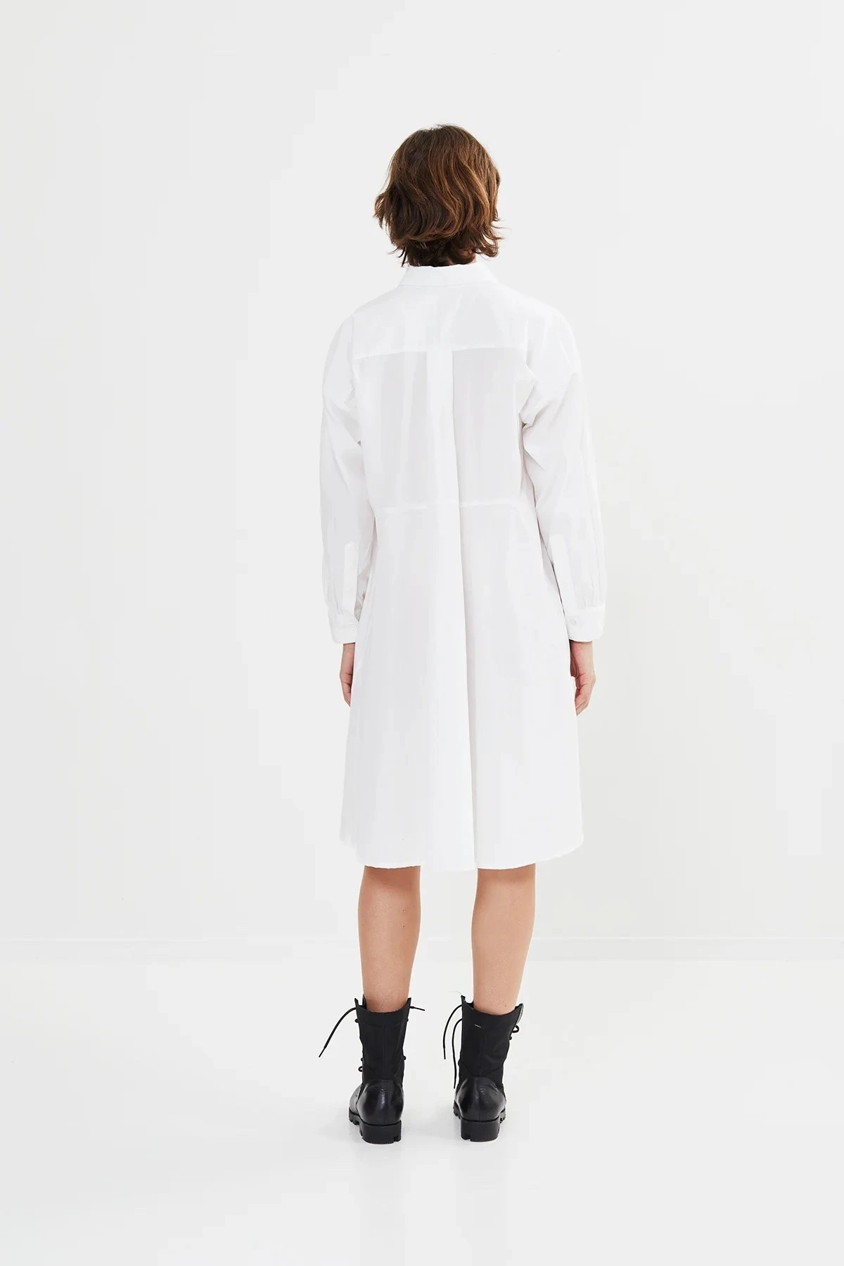 RABENS SALONER Robe LIN 5 RABENS SALONER Robe LIN – Image 3